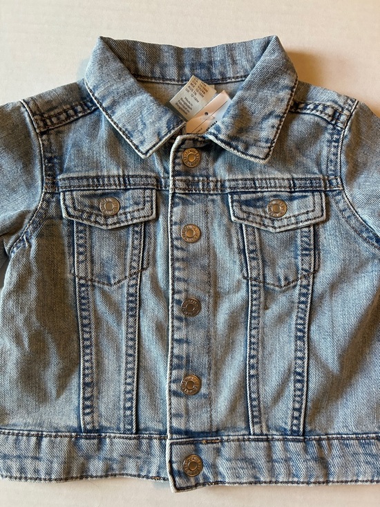 H & M Classic Lt Blue Denim Silver Snap Close Fold Collar Trucker Jean Jacket - Picture 6 of 13